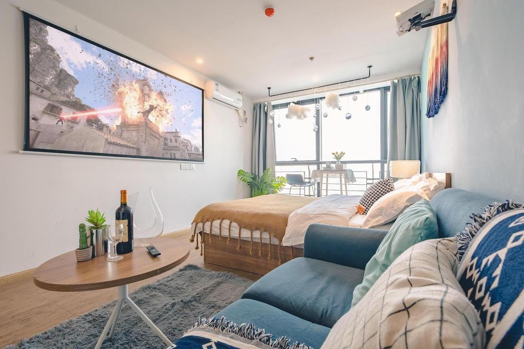 Uhouse boutique cinema Hotel (Wuhan Hankou Railway Station Yuanboyuan Branch)