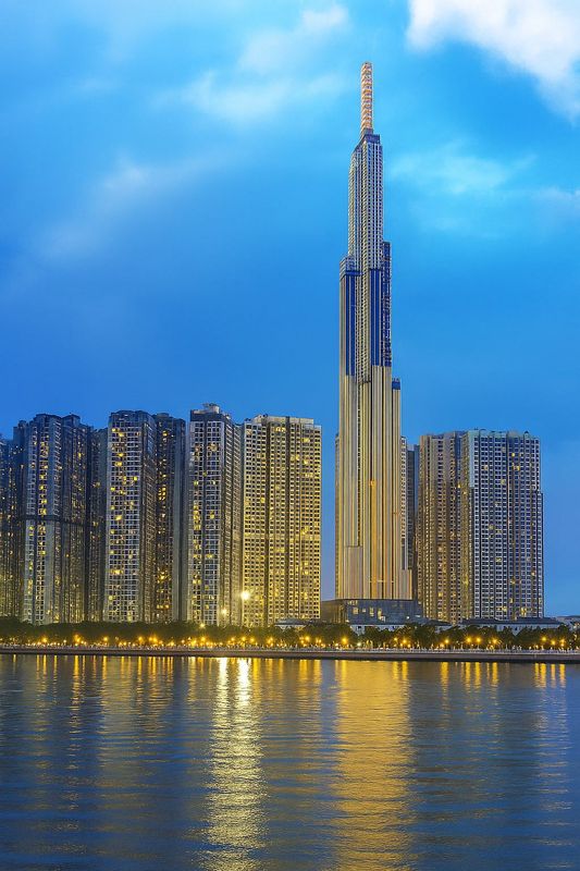 Premier Condotel Landmark 81 – Skyline View & Full Services