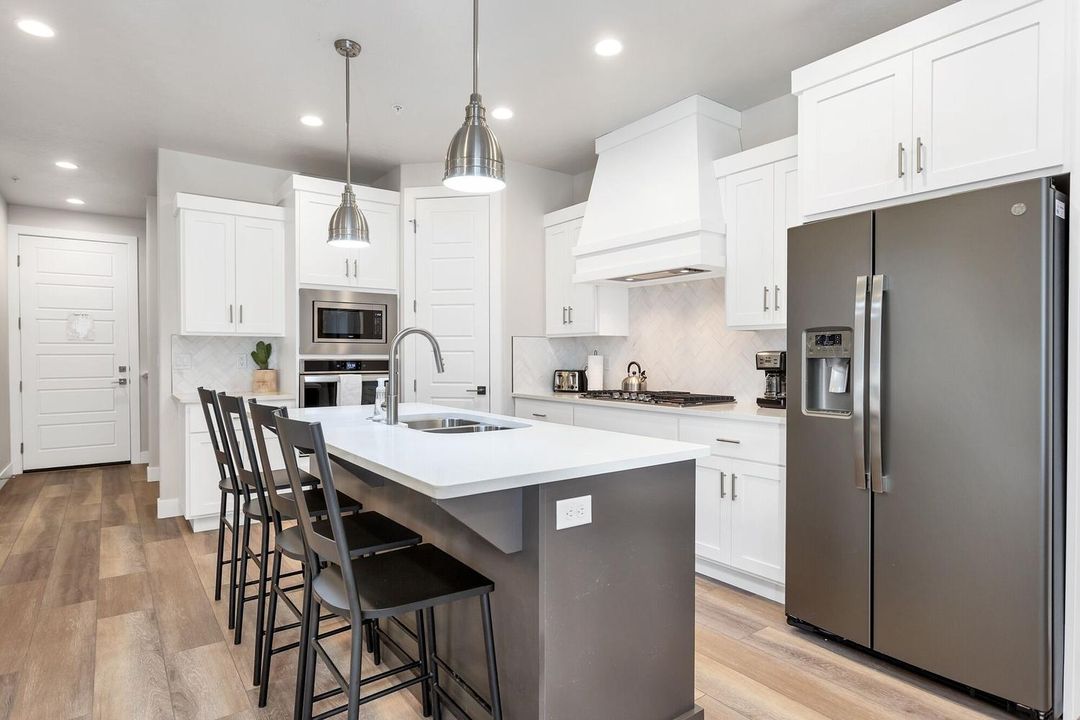 紅色雨篷的家庭趣味度假屋 #2333 五臥室聯排別墅