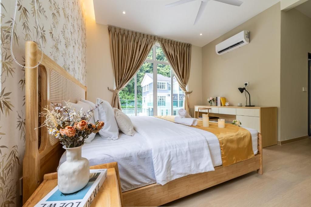 La Ferringhi Villa by ALV