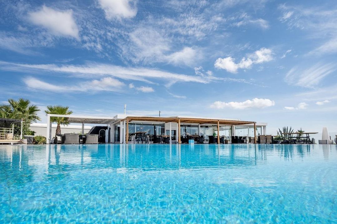 斯米聖托裏尼套房和別墅