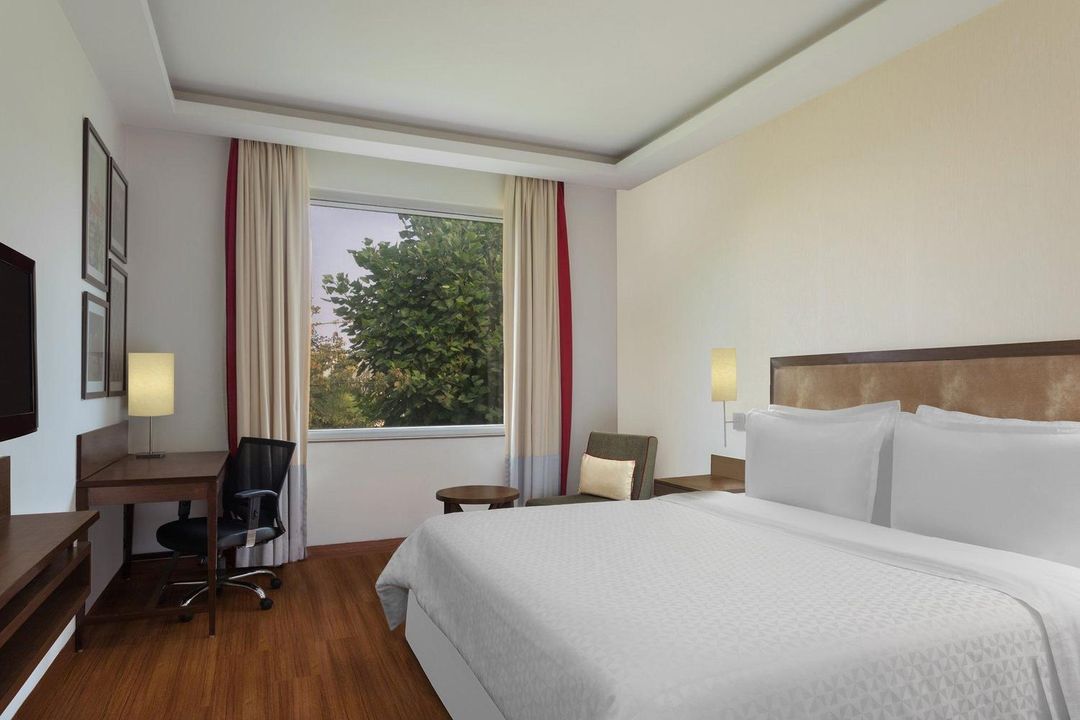 新德里機場大道福朋喜來登酒店