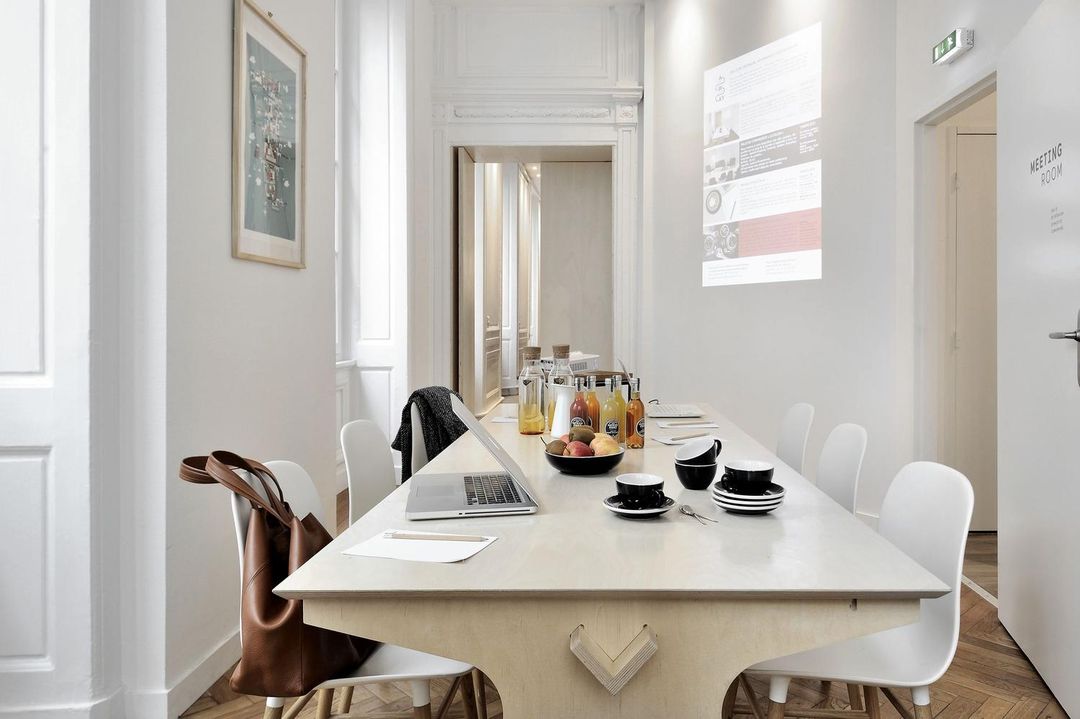 阿維青年旅館及咖啡店