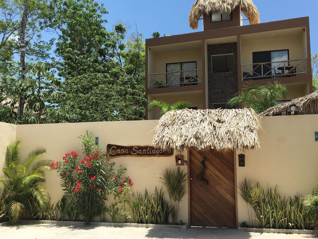 圖蘭聖地亞哥民宿酒店