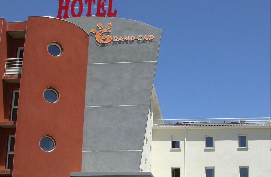 Hotel Grand Cap Rooftop Pool