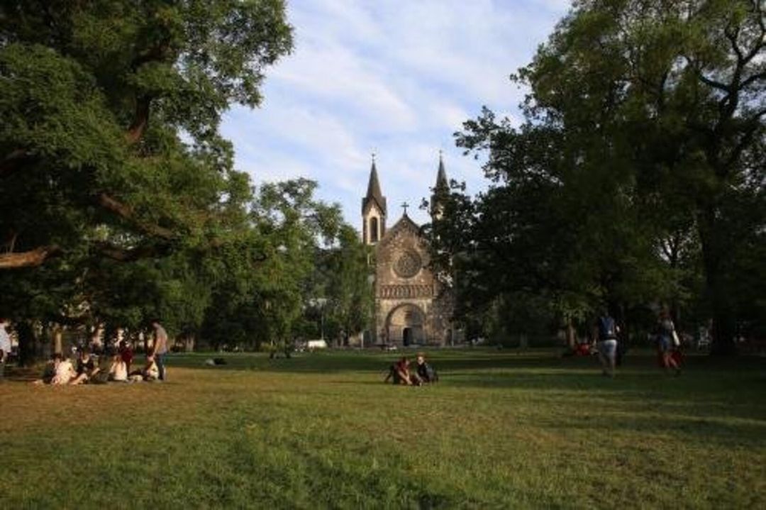 Golden Family Apartments