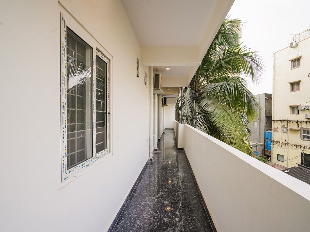 FabHotel Grand Aarvi Prime - Nr Gsm Mall, Madeenaguda