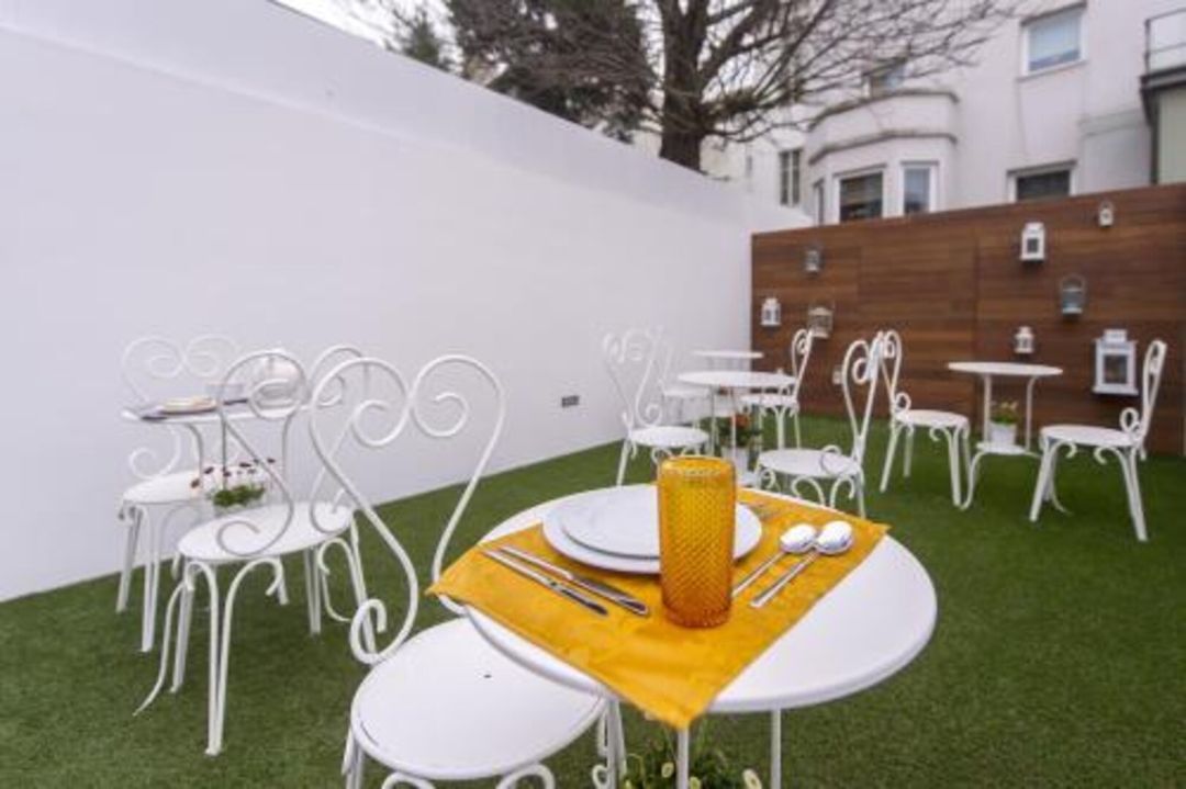 Tea 4 Nine Guest House