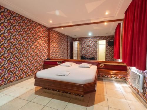 馬拉加酒店(限成人)