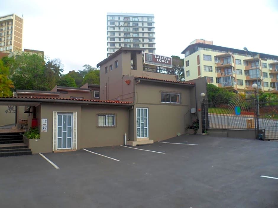 拉勒莎小屋酒店