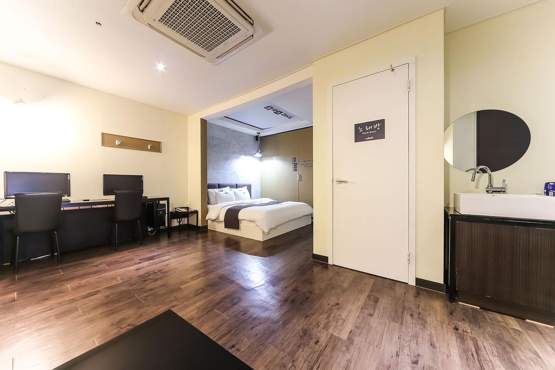 Changwon Buk-Myeon the B and B Hotel