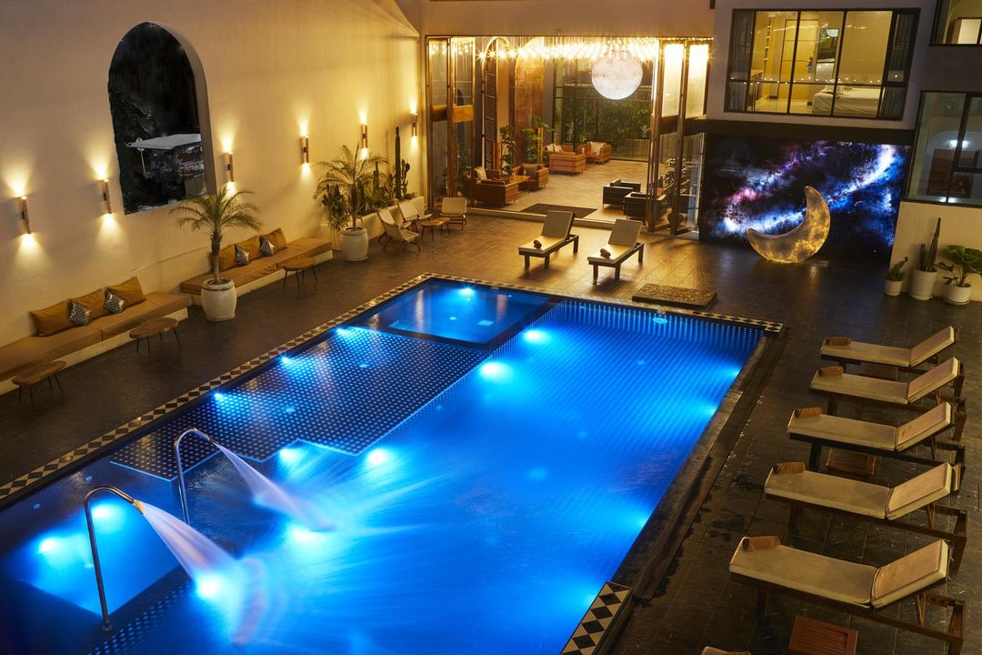 芭堤雅百思通酒店