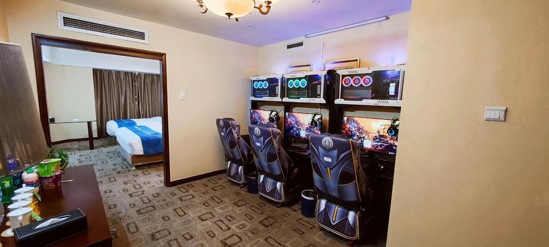 极速电竞公寓(五爱北路店)