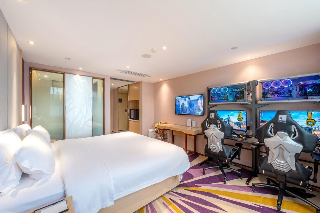 Yuyue E-sports Hotel (Yantang Tianpingjia Subway Station Branch)