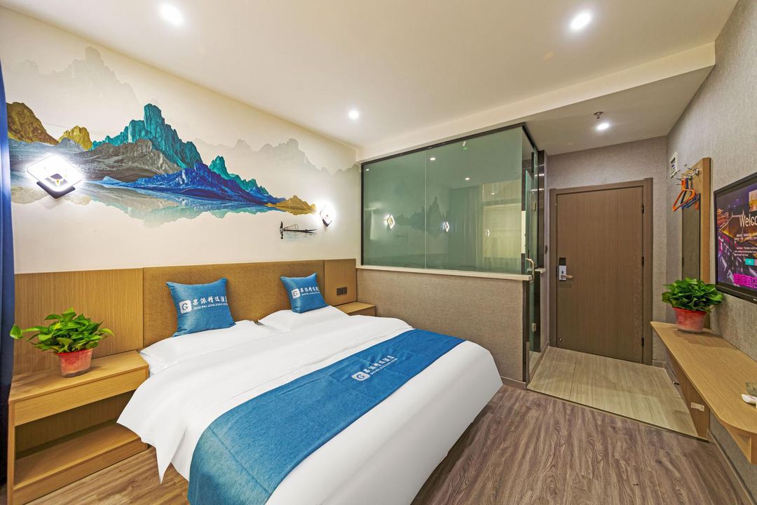 Guopai Collection Hotel (Xi'an BYD Zaozitai Subway Station)