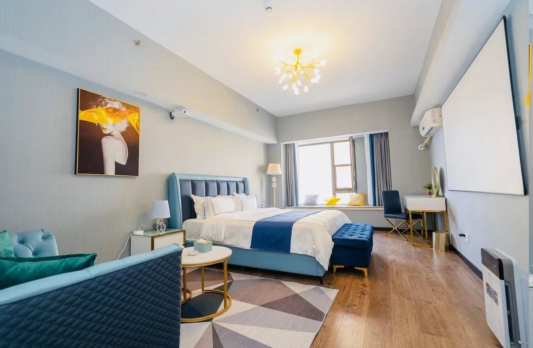 Manyue Space Creative Cinema Hotel (Wuhan Dongxi Lake Polar Ocean Park Changqingcheng Metro Station)