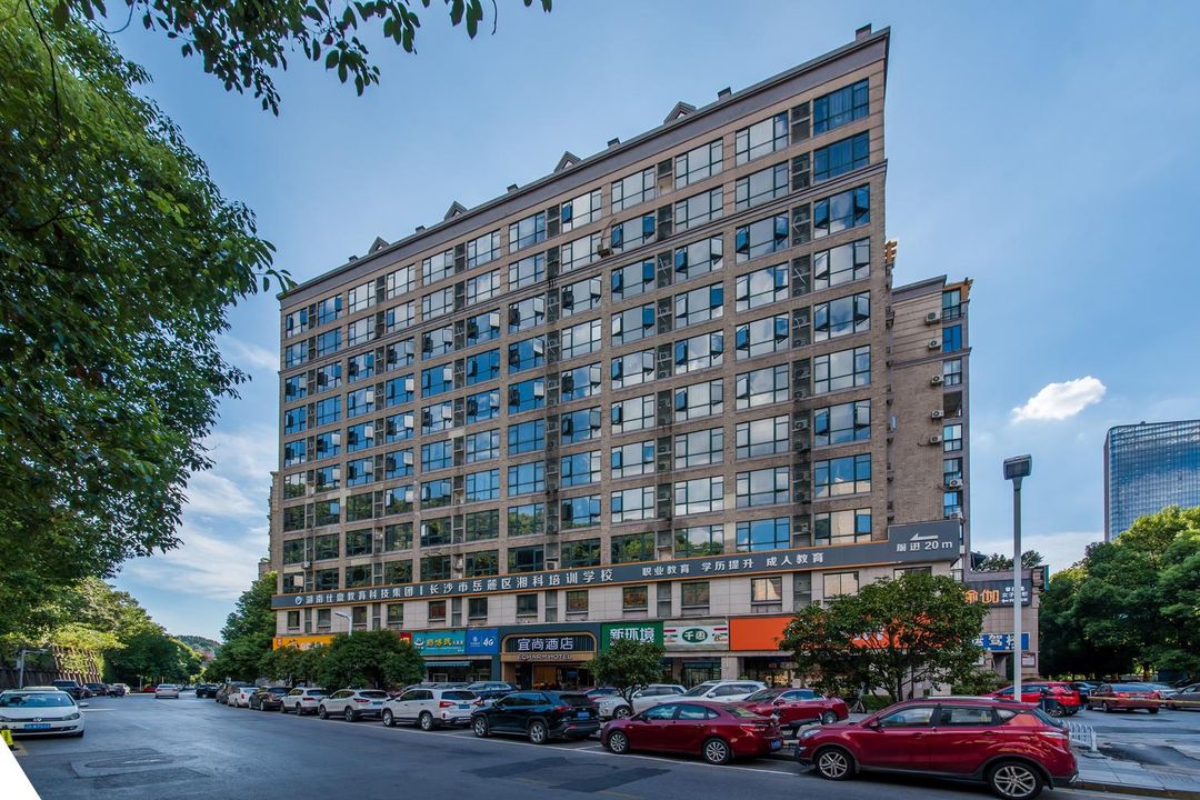 宜尚酒店(長沙湖大財院校區西湖公園地鐵站店)