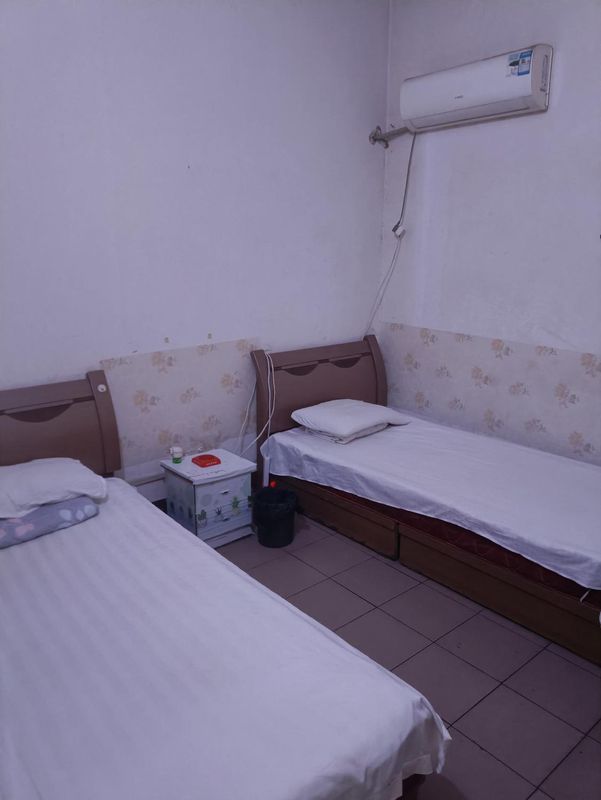 Road Mountain Peak Hotel