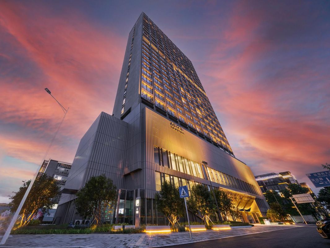 鉑斯登行政公寓(深圳阪田地鐵站阪田萬科廣場店)