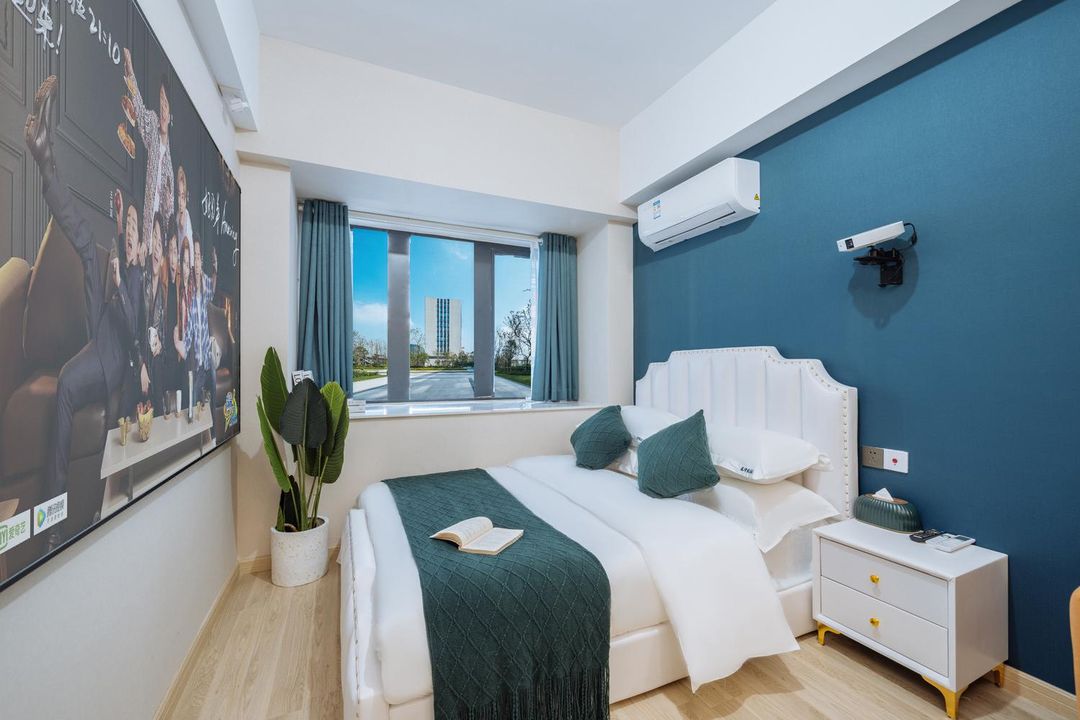 Lanwan Holiday Apartment (Jinma Road Subway Station Shop)