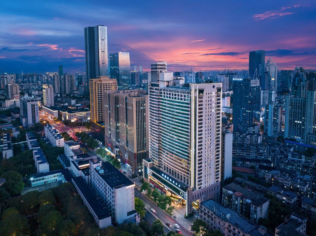 長沙五一廣場荔高尊享酒店(省博物院店)