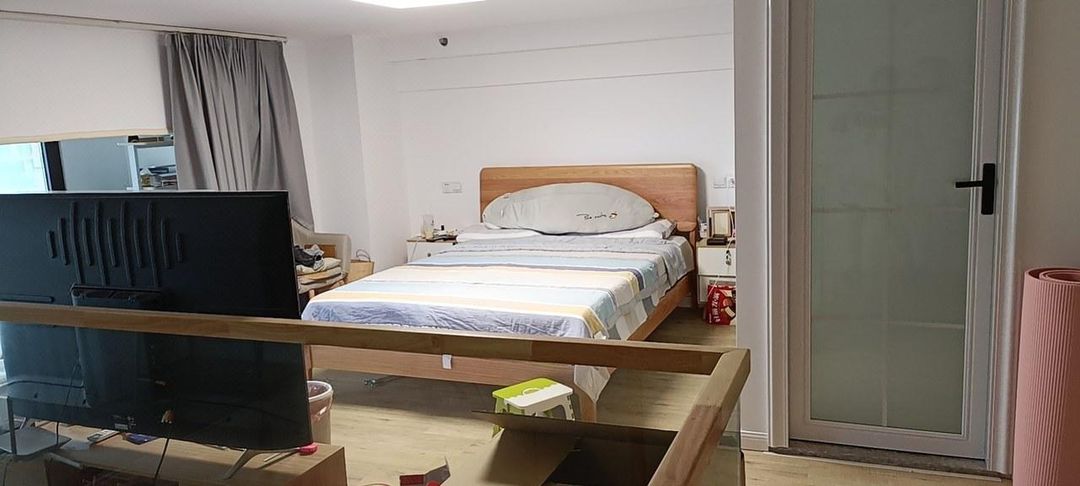 Raymond爱流浪公寓(外青松公路分店)