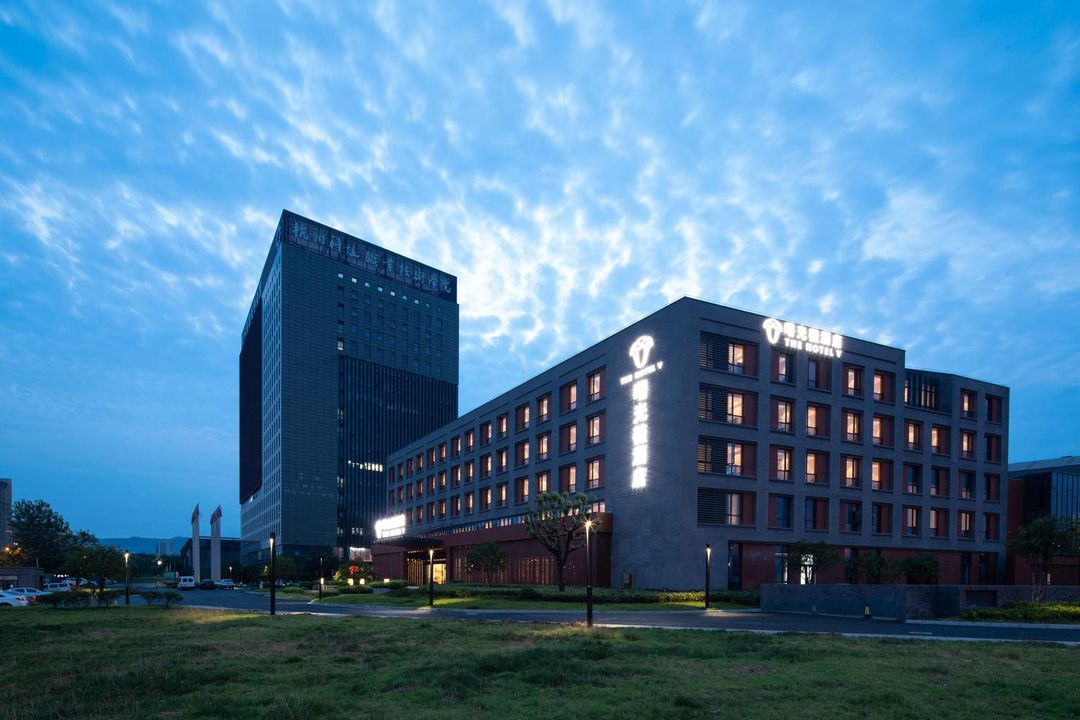 富陽曙光薇酒店