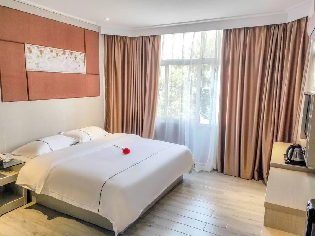 永輝精品酒店(深圳公明天虹公明廣場地鐵站店)