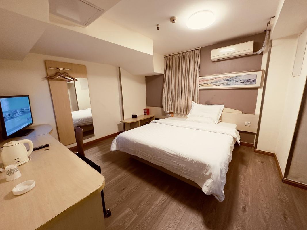 華驛酒店(大連港灣廣場地鐵站店)