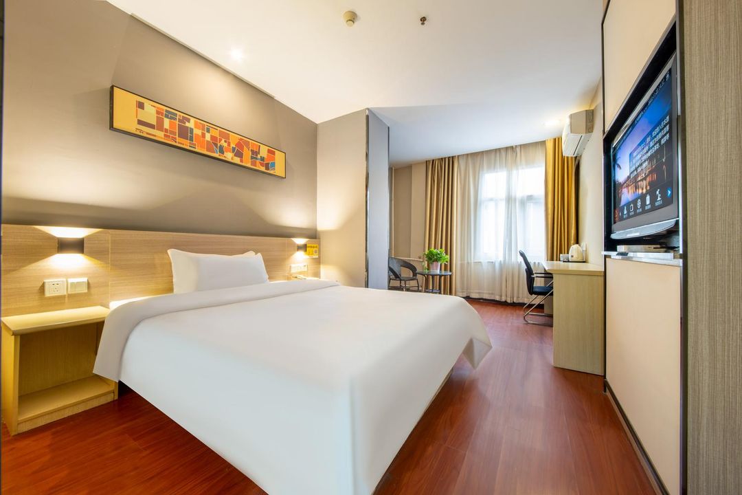 Yiju Hotel (Xi'an Aerospace City Subway Station Branch)