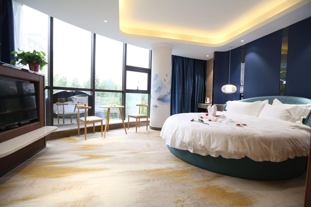 溶月溫泉酒店(西安臨潼兵馬俑華清池地鐵站店)