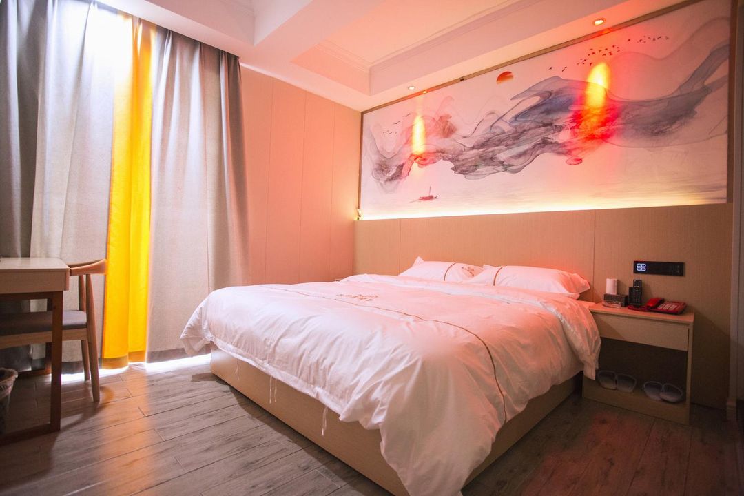 Changsha County Xinjunrong Fashion Hotel (Huanghua International Airport)