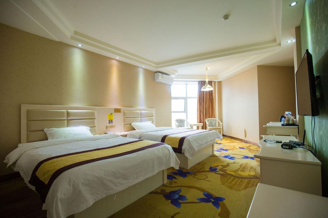 Urumqi Tianrun Auspicious Hotel