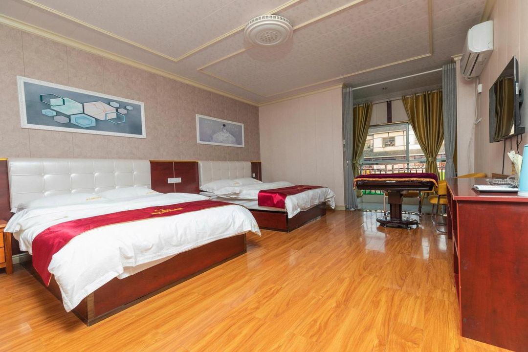 Ezhou Liangzihu Holiday Hotel