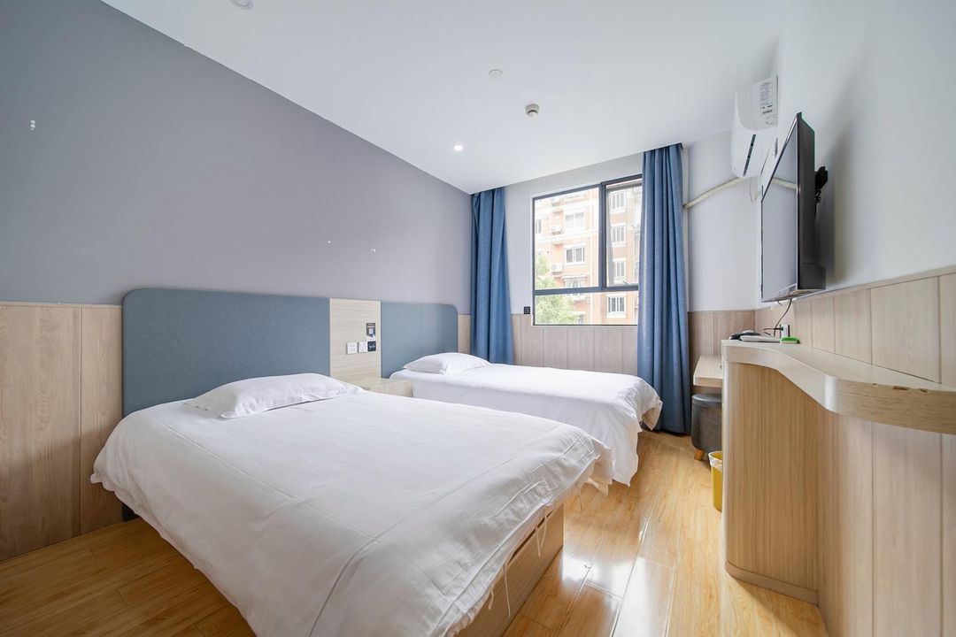 Youhai Hotel (Shanghai Ningguo Road subway station)