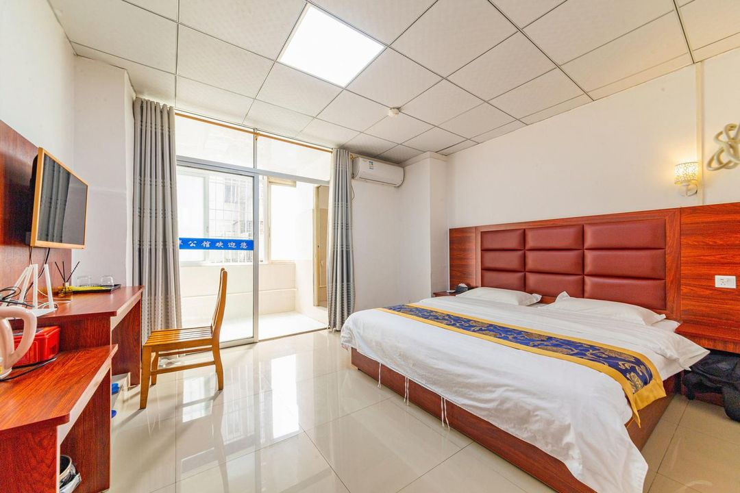 Foshan Tonghua Mansion (Tongji Road Subway Station)