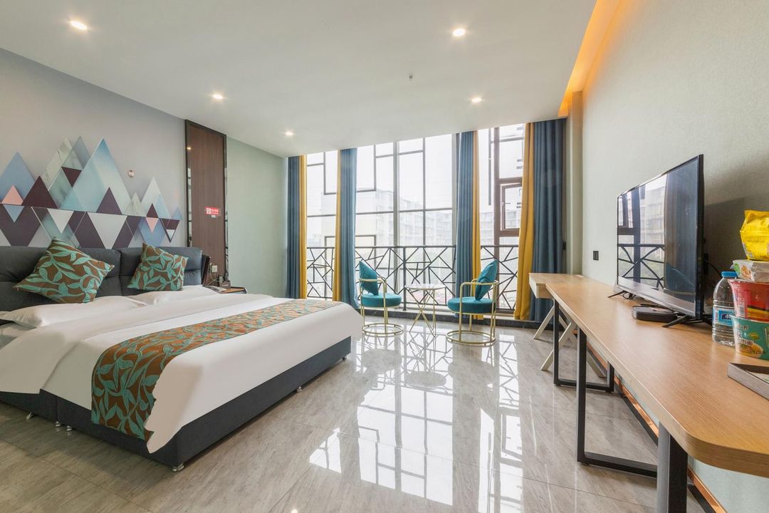 Meishan Tianxia Mingren Hotel (Chongli Cultural Plaza)