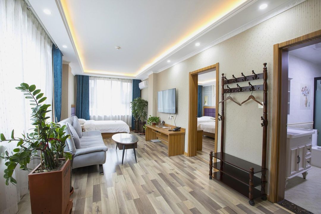 梓皓商務賓館(烏魯木齊米東店)