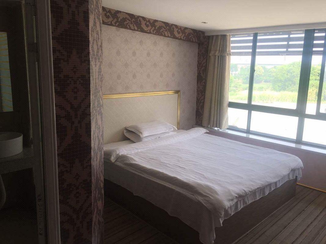 Liuyi Room (Wuhan Textile University Sunshine Campus Jiangxia No. 1 Middle School)