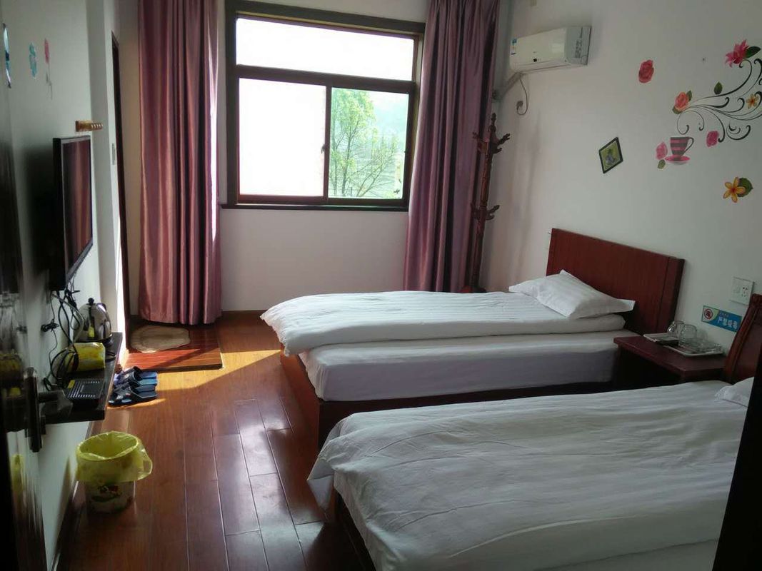 HuaHai Travel Hotel