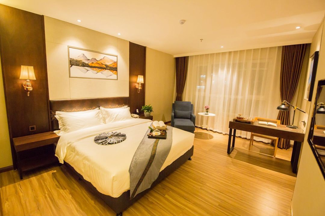 Harbin Bairui Hotel (Jiangnan University City Shida Night Market)