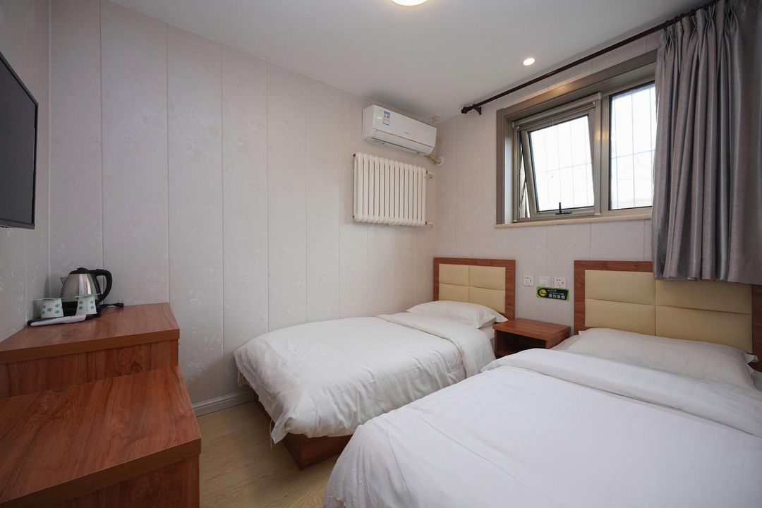 Jingkanglong Hotel (West Gate of Communication University of China)