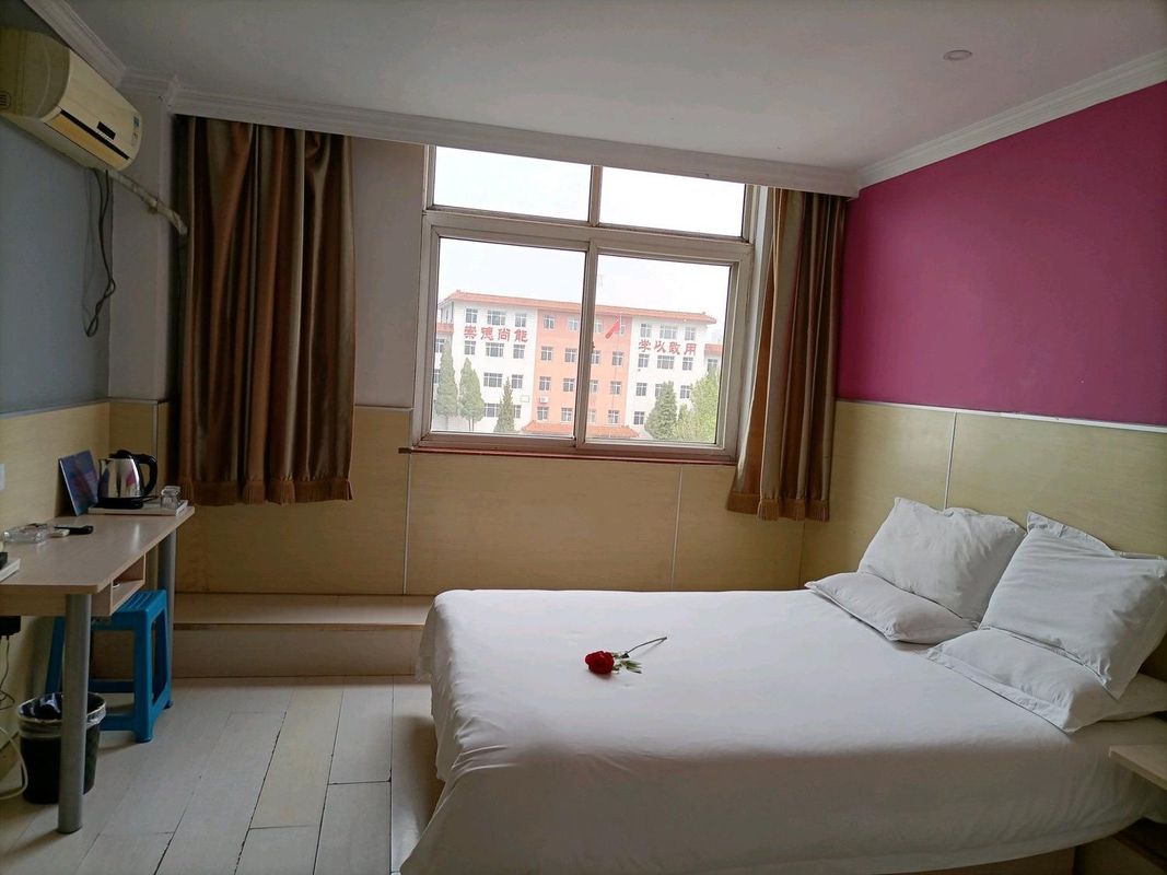 Yibai Hotel Chain (Langfang Teachers College Branch)