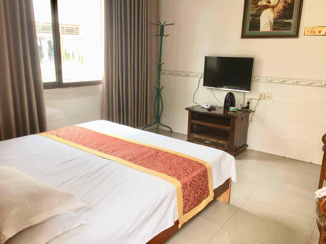 Huanglongxi Shunhe Chinese Inn