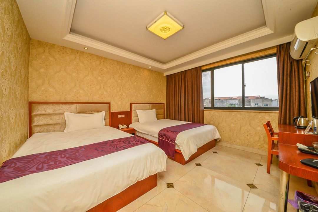 Deqing traffic hotel
