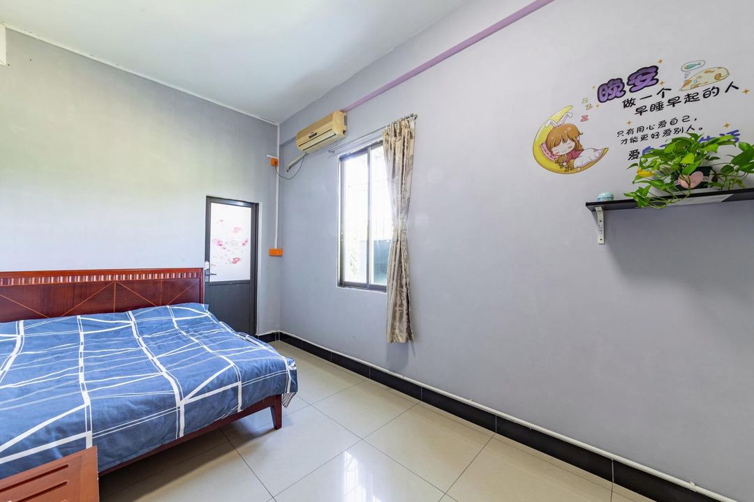 Lingnan Backstreet Apartment