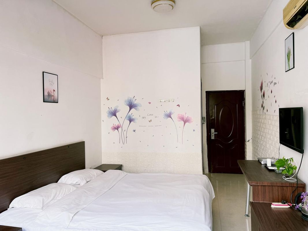 Xueyou Zhijia Business Hotel