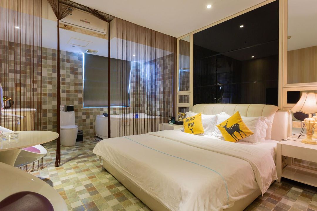 武漢派尚主題酒店(江漢路解放公園店)