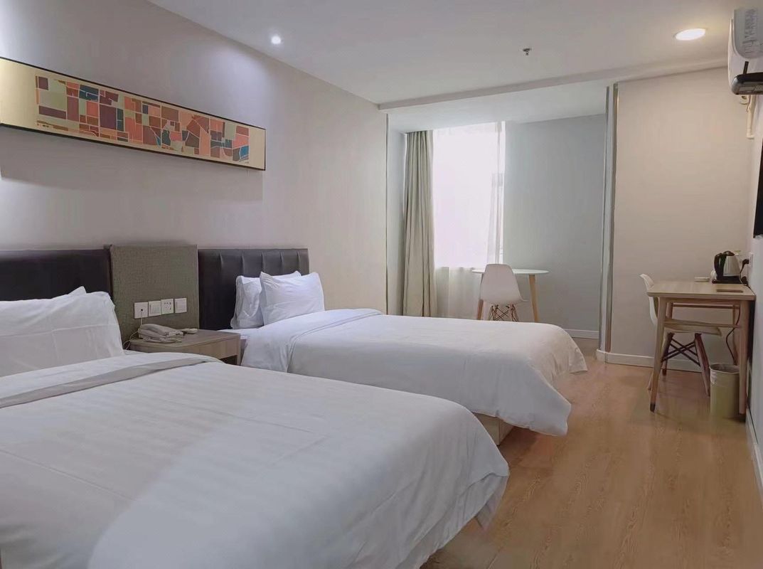 華庭精選酒店(青島城陽正陽東路店)