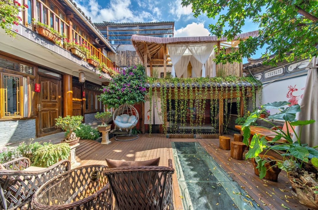 Just to wait for your chain inn (Lijiang Ancient City Wuyi Street Store)